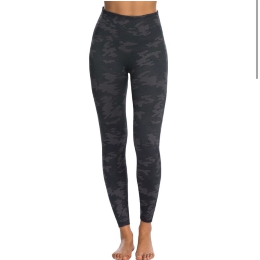 Spanx Seamless Look At Me Camouflage Leggings